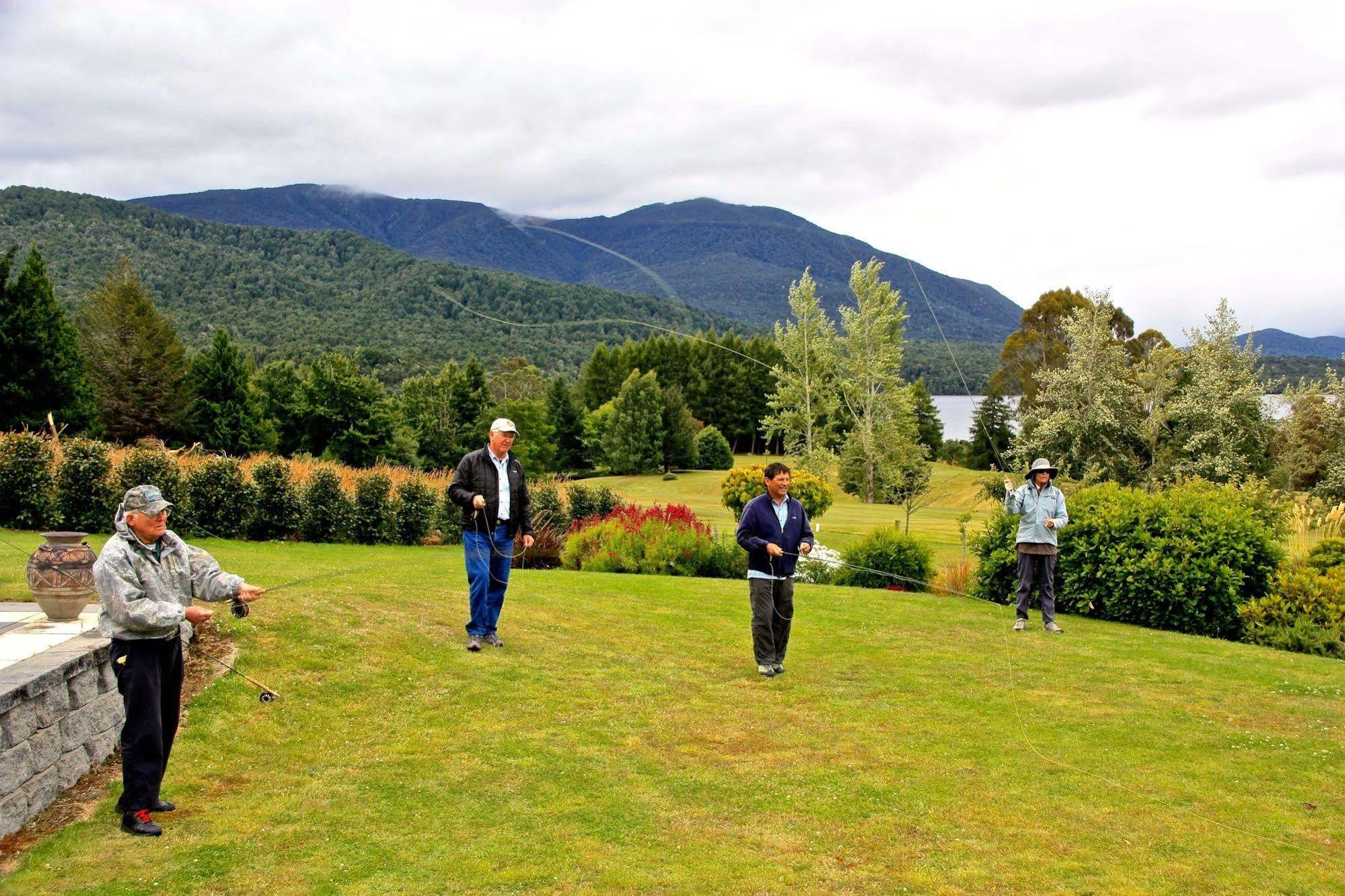 Dock Bay Lodge Te Anau Exterior foto